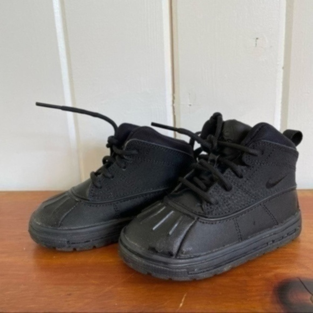 Nike Woodside 2 High ACG Toddler Rain Boots Black Waterproof Size 7C